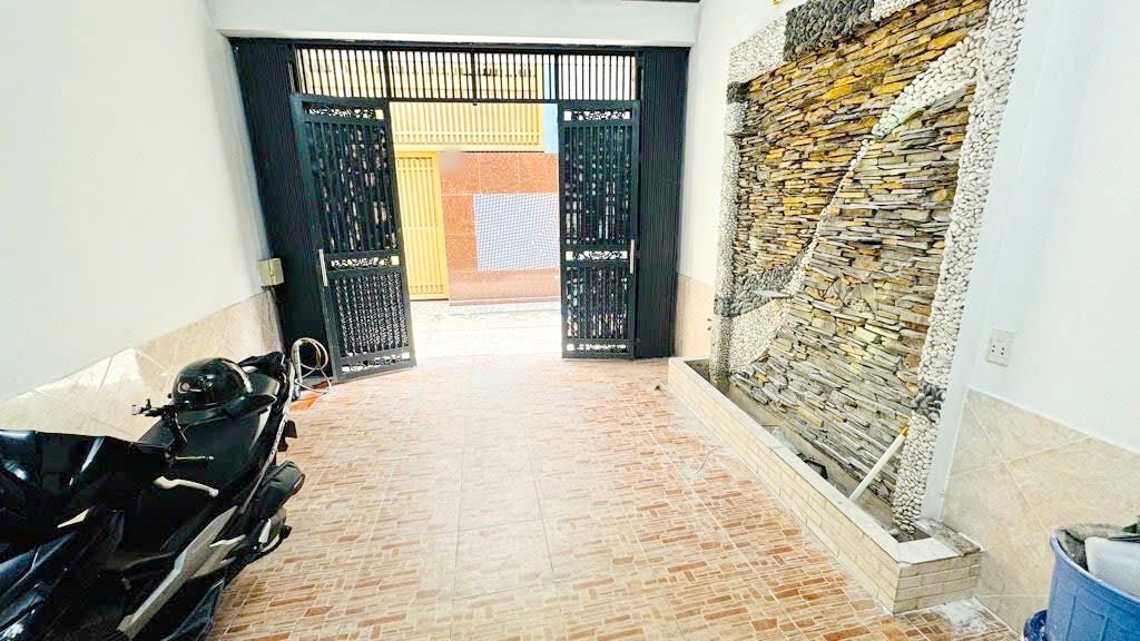 Bán nhà 2 lầu 3.9x16m sát mặt tiền đường Dương Bá Trạc P.1 Quận 8